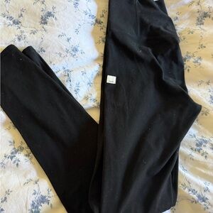 Vuori Black Leggings with White Size Tag